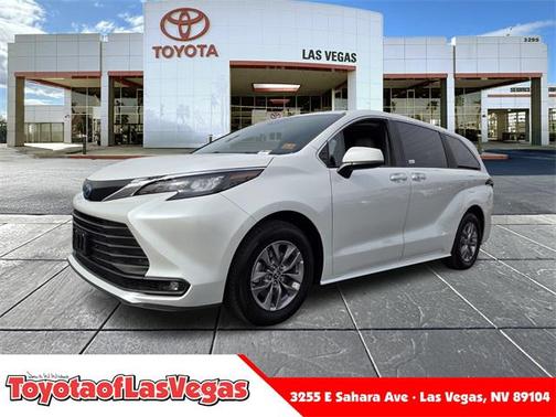 2025 Toyota Sienna XLE