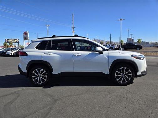 2024 Toyota Corolla Cross XLE