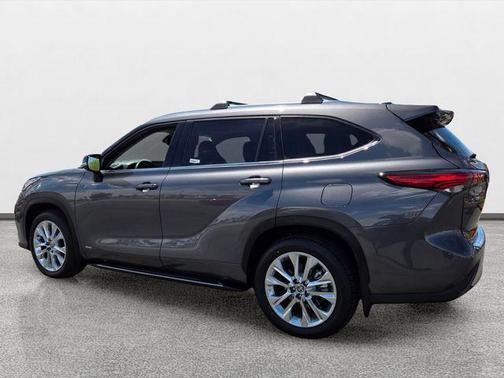 Magnetic Gray Metallic 2023 Toyota Highlander Hybrid Limited