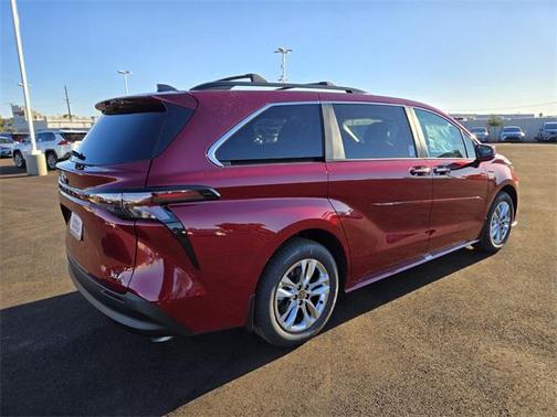 2025 Toyota Sienna XLE 7 Passenger
