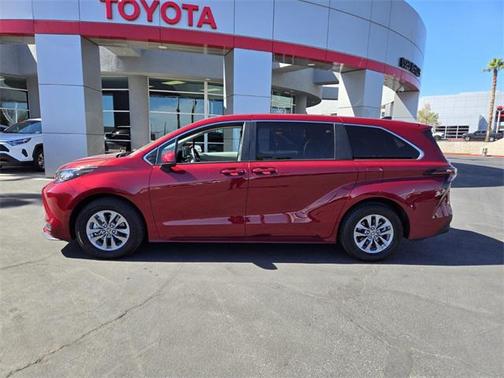 2023 Toyota Sienna LE