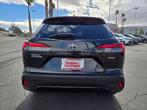 2025 Toyota Corolla Cross XLE
