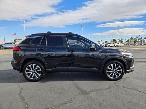 2025 Toyota Corolla Cross XLE