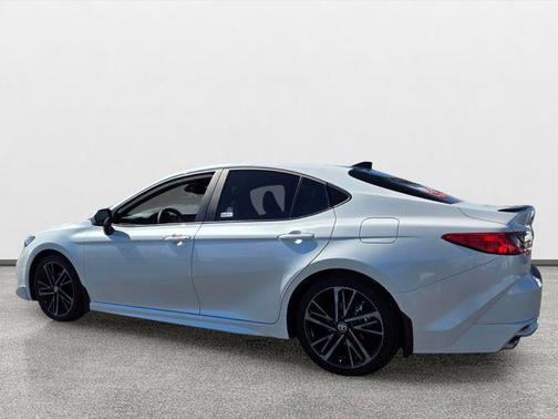 Wind Chill Pearl 2025 Toyota Camry XSE
