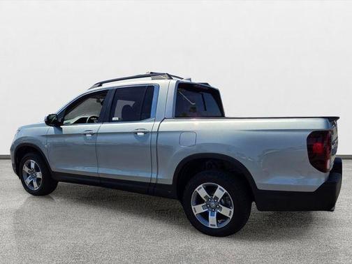 Solar Silver Metallic 2025 Honda Ridgeline RTL