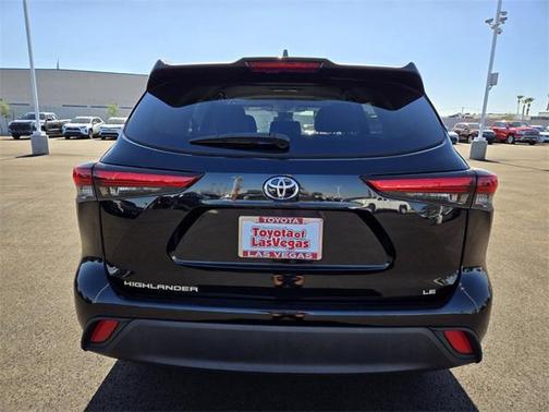 Midnight Black Metallic 2023 Toyota Highlander LE
