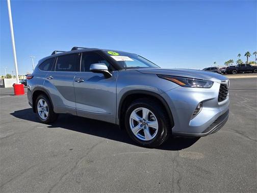 2022 Toyota Highlander LE
