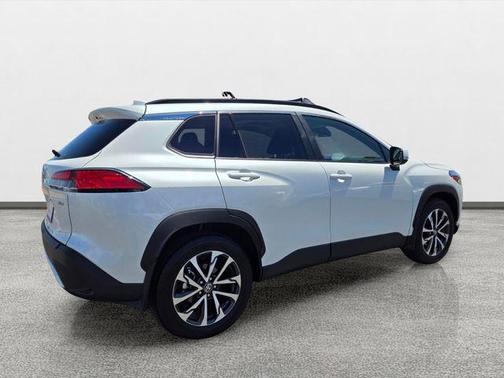 Wind Chill Pearl 2024 Toyota Corolla Cross XLE