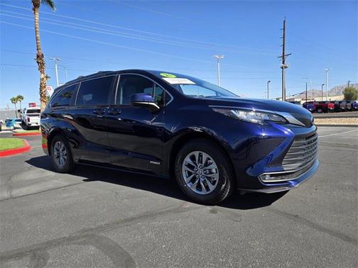 2021 Toyota Sienna LE
