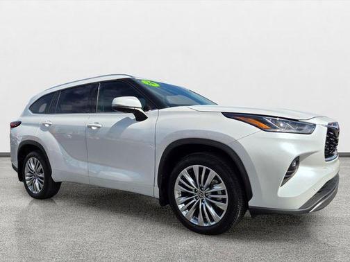 Wind Chill Pearl 2024 Toyota Highlander Platinum
