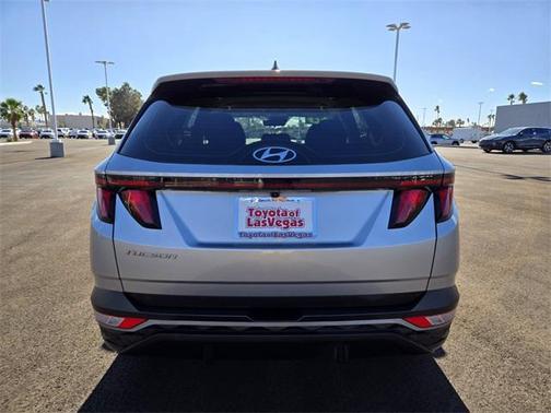2022 Hyundai TUCSON SE