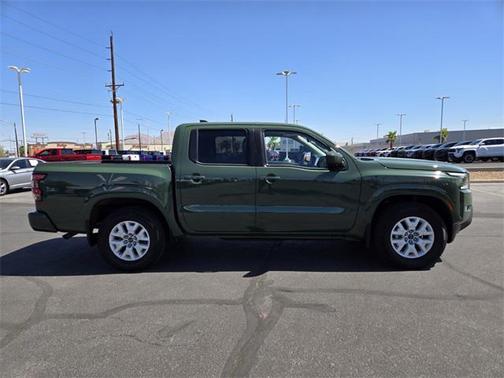 2022 Nissan Frontier SV