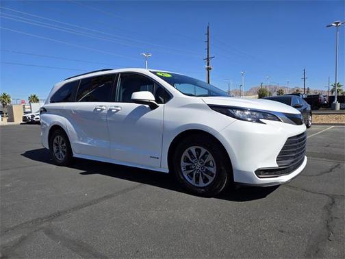 2021 Toyota Sienna LE