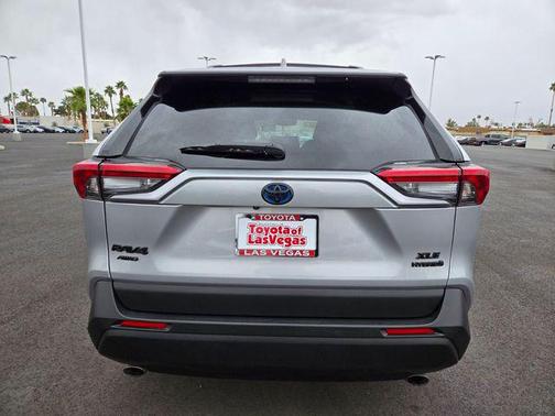 2024 Toyota RAV4 Hybrid XLE