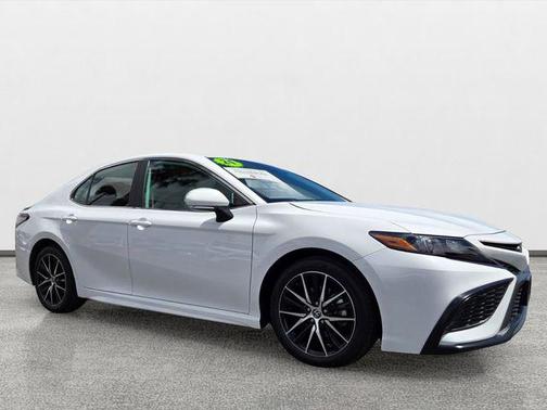 Ice 2024 Toyota Camry SE