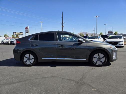 2021 Hyundai IONIQ Hybrid SE