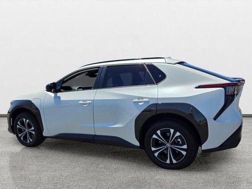 Wind Chill Pearl 2024 Toyota bZ4X XLE