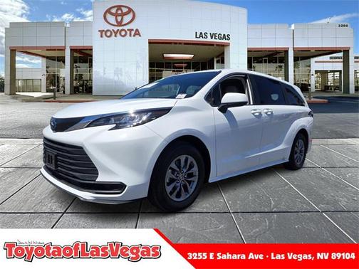 2023 Toyota Sienna LE