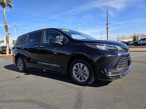 2025 Toyota Sienna XLE