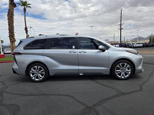 2024 Toyota Sienna Platinum 7 Passenger