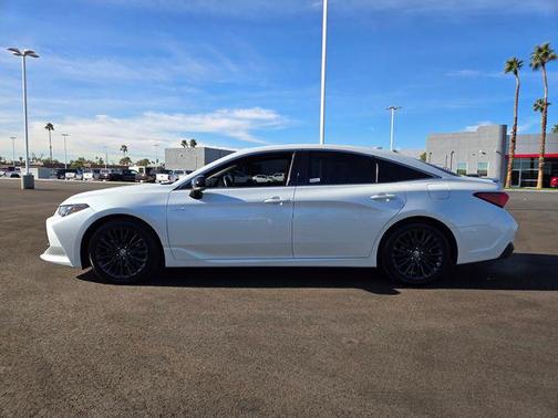 2021 Toyota Avalon Hybrid XSE