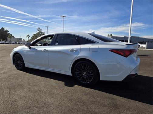 2021 Toyota Avalon Hybrid XSE