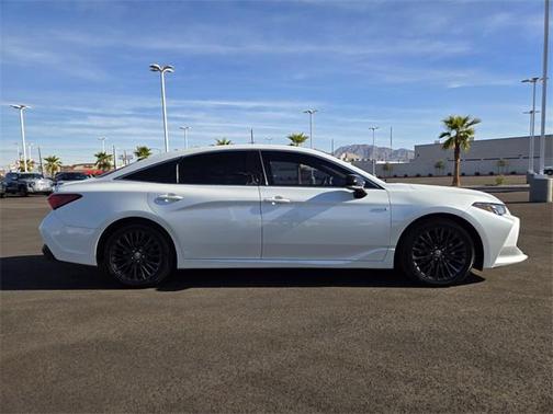 2021 Toyota Avalon Hybrid XSE