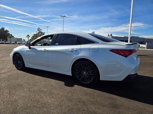 2021 Toyota Avalon Hybrid XSE
