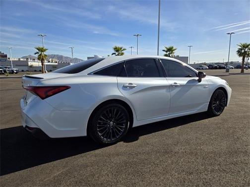 2021 Toyota Avalon Hybrid XSE