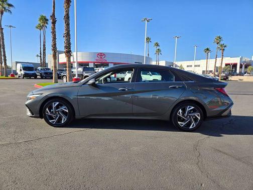 2025 Hyundai ELANTRA SEL