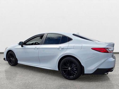 Ice Cap 2025 Toyota Camry SE