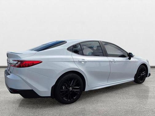 Ice Cap 2025 Toyota Camry SE