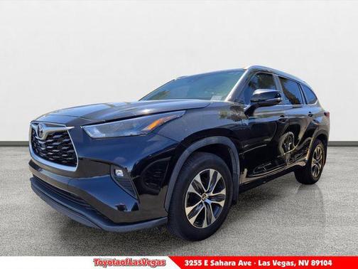 Midnight Black Metallic 2023 Toyota Highlander XLE