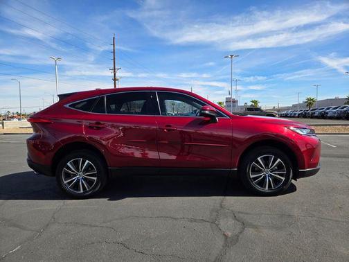 2024 Toyota Venza LE