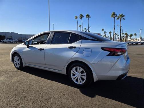 2025 Nissan Versa 1.6 S