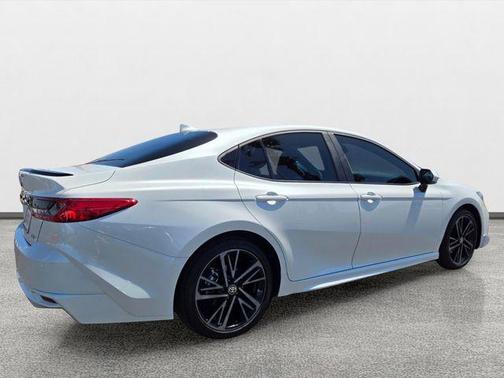 Ice Cap 2026 Toyota Camry XSE