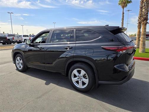 2024 Toyota Highlander LE