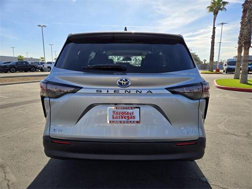 2025 Toyota Sienna XLE