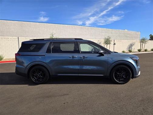2025 Kia Carnival SX