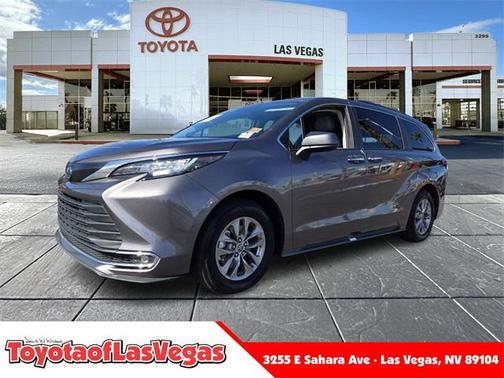 2022 Toyota Sienna XLE 8 Passenger