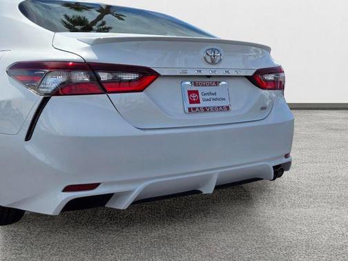 Ice 2024 Toyota Camry SE