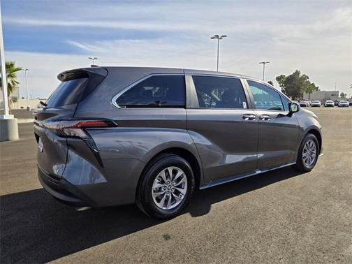 2025 Toyota Sienna XLE