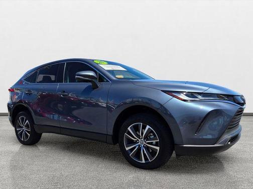 Coastal Gray Metallic 2024 Toyota Venza LE