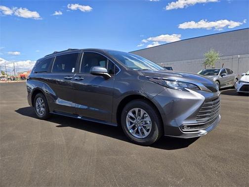 2025 Toyota Sienna XLE 7 Passenger