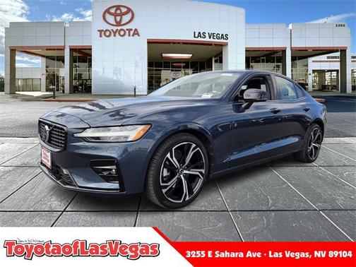 2024 Volvo S60 B5 Plus Dark Theme
