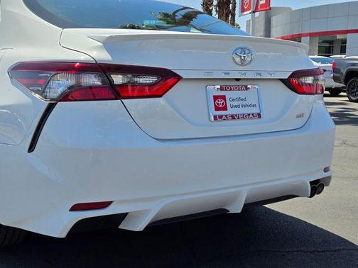 Ice Cap 2024 Toyota Camry SE