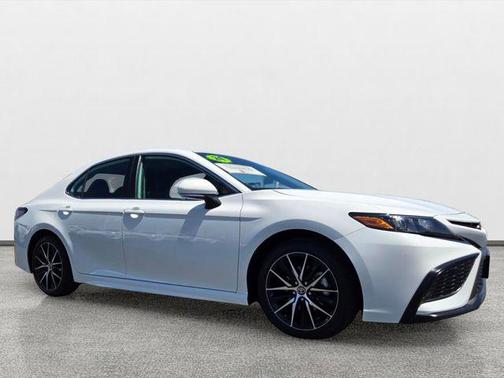 Ice Cap 2024 Toyota Camry SE