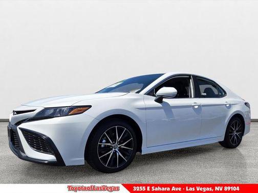 Ice Cap 2024 Toyota Camry SE