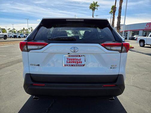 2025 Toyota RAV4 Hybrid XLE