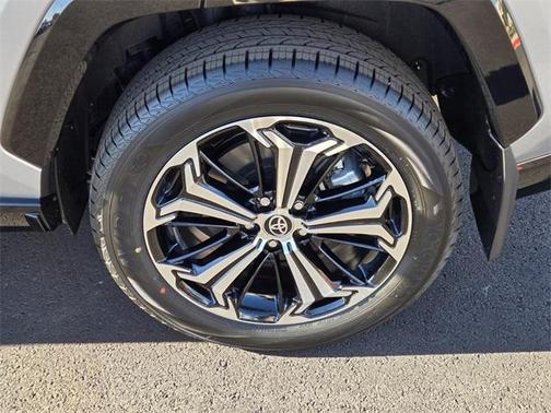 2025 Toyota RAV4 Hybrid SE